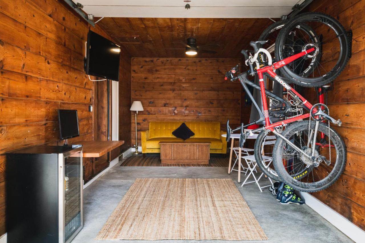 Left Coast Lodge - Pet Friendly Sisters Exteriör bild