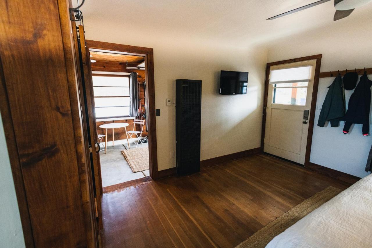 Left Coast Lodge - Pet Friendly Sisters Exteriör bild