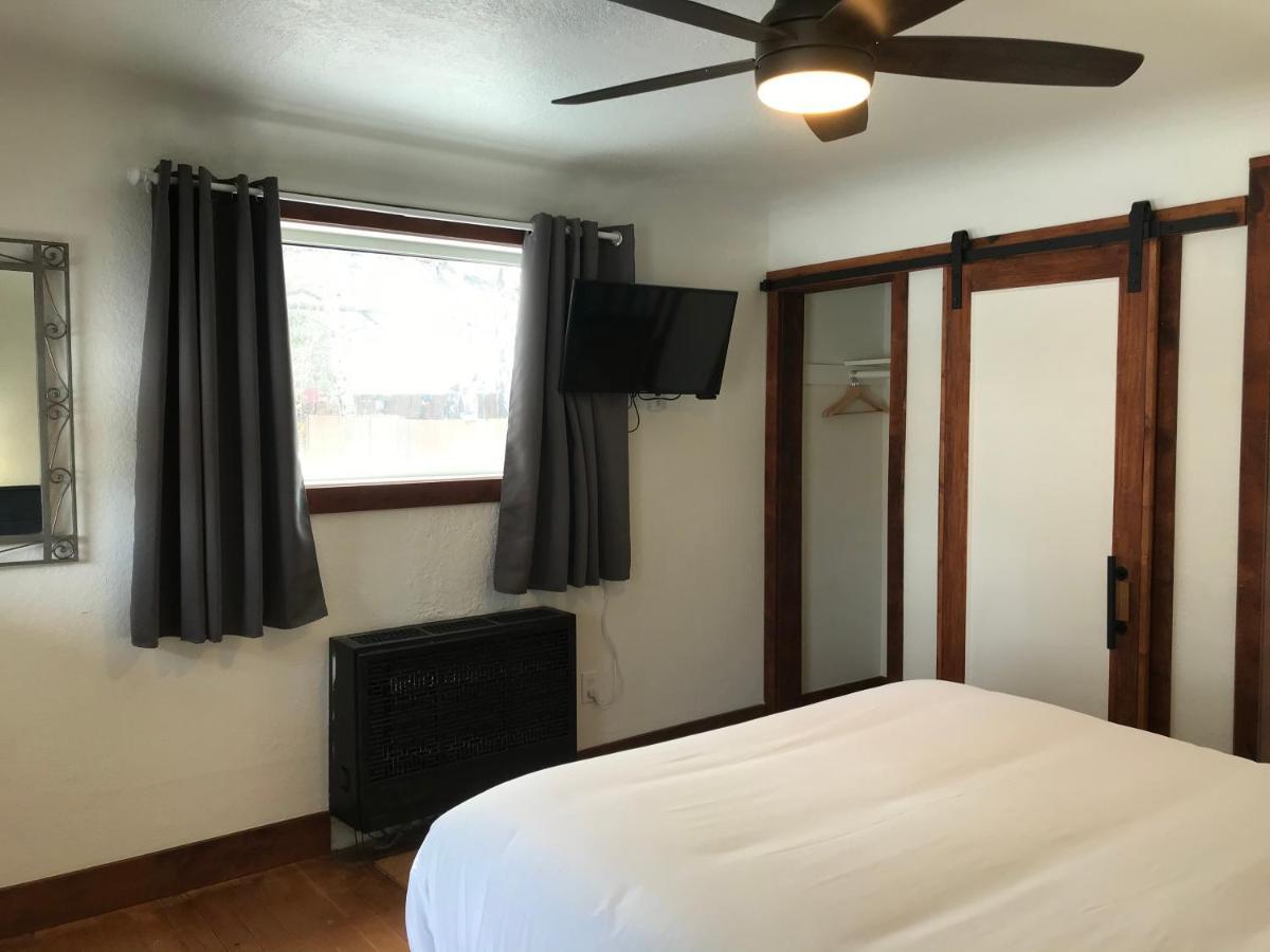 Left Coast Lodge - Pet Friendly Sisters Exteriör bild