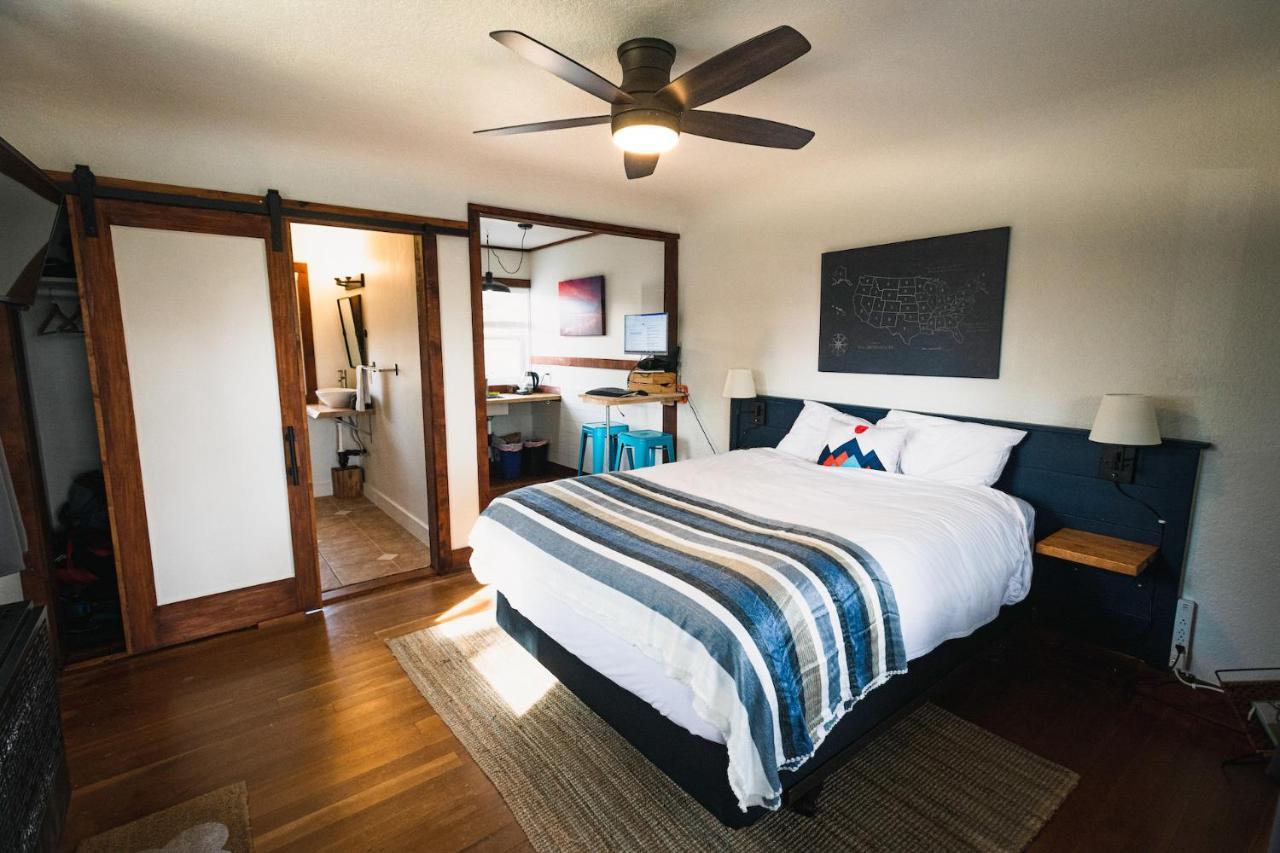 Left Coast Lodge - Pet Friendly Sisters Exteriör bild