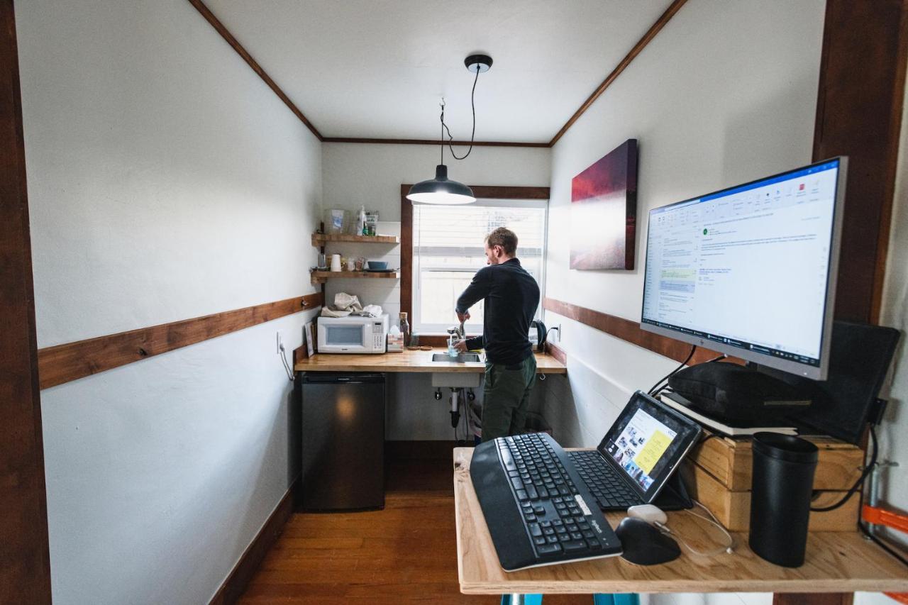 Left Coast Lodge - Pet Friendly Sisters Exteriör bild