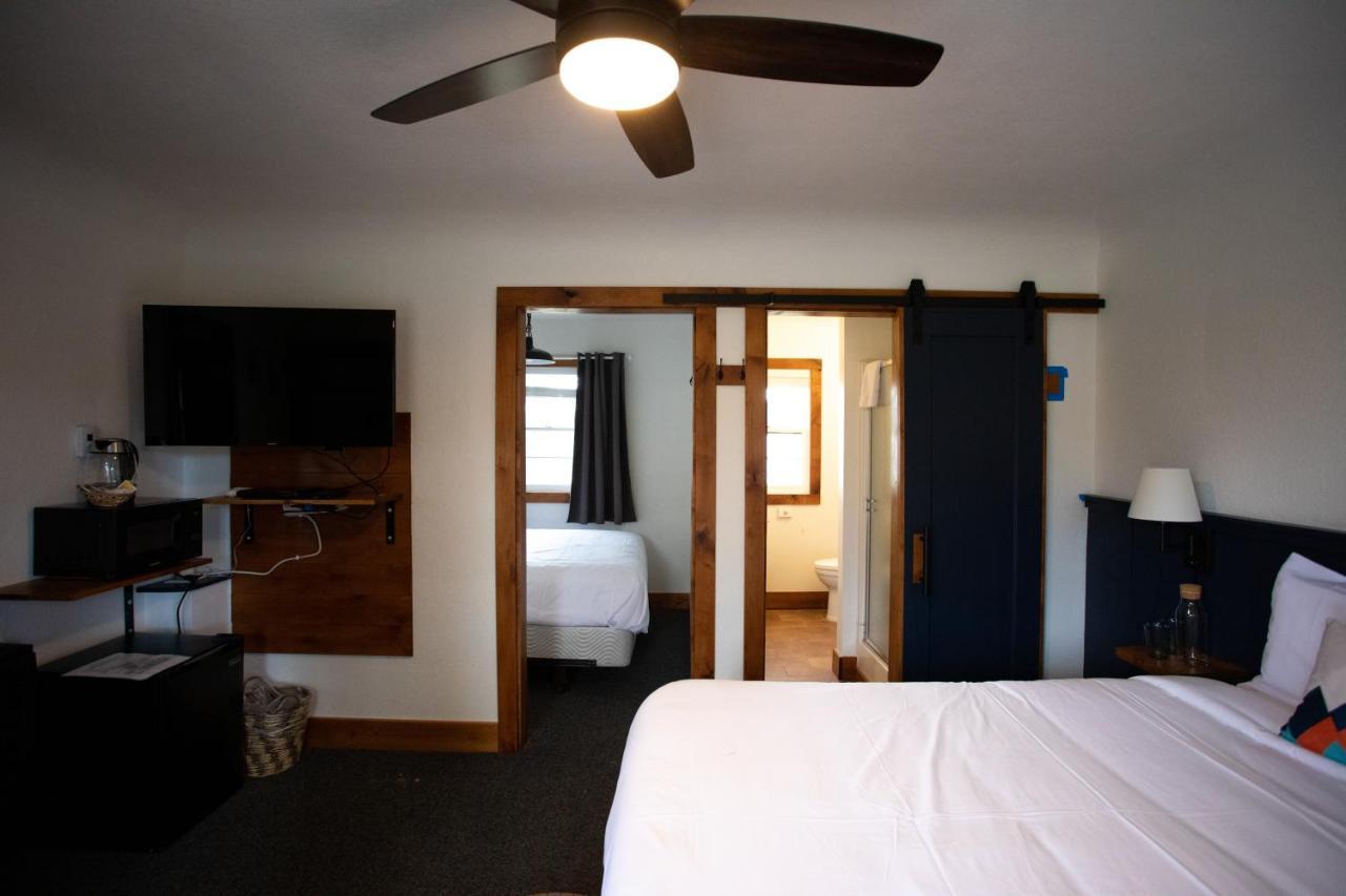 Left Coast Lodge - Pet Friendly Sisters Exteriör bild