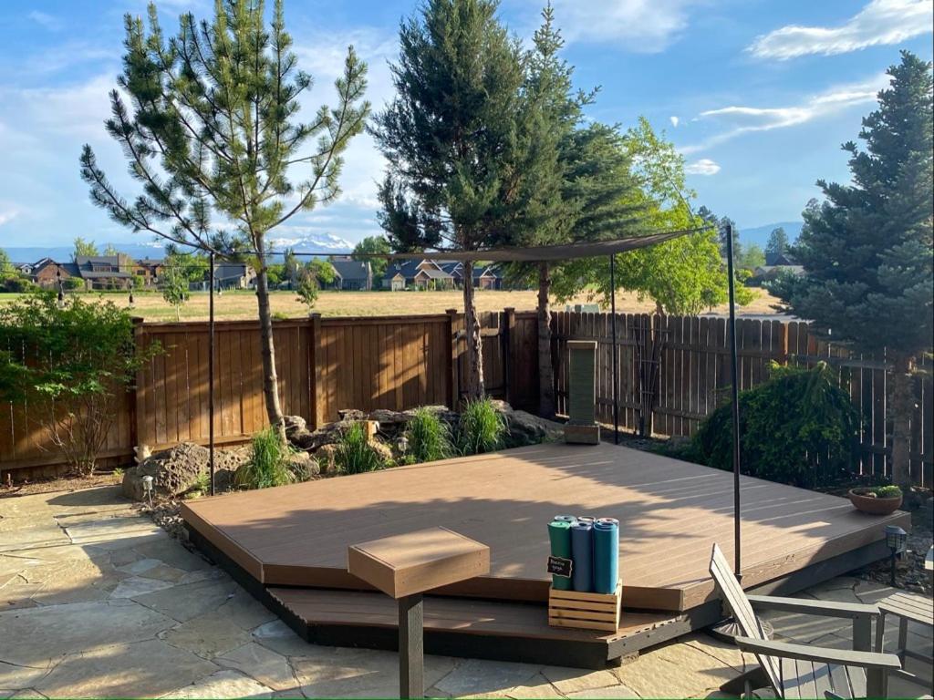 Left Coast Lodge - Pet Friendly Sisters Exteriör bild